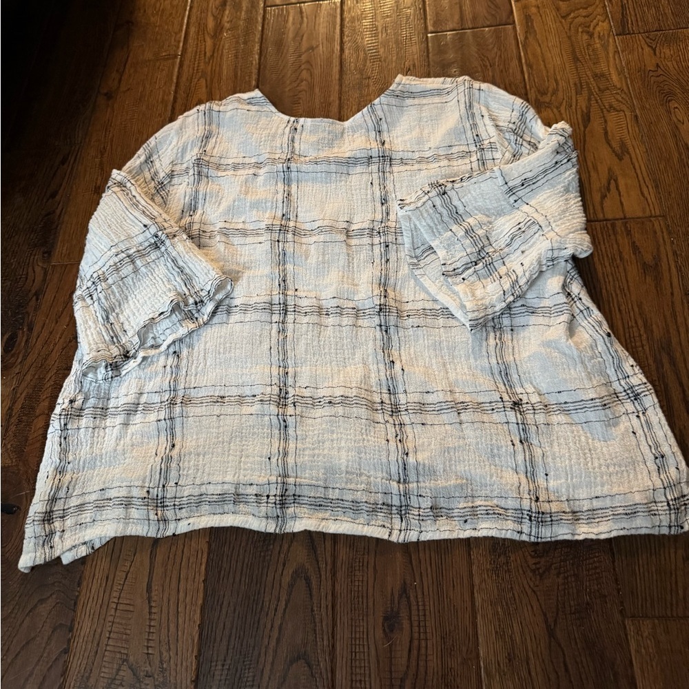 Habitat Black and White Textured Linen Blend Top Size Large - Picture 2 of 5